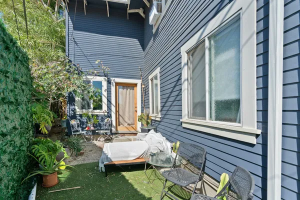 $1,495,500 | 3320 Hamilton Way, Los Angeles, CA 90026