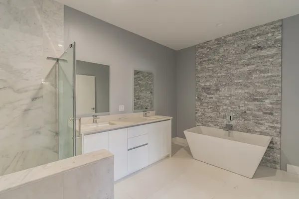 $739,900 | 731 West 17th Street, Unit 1E, Chicago, IL 60616