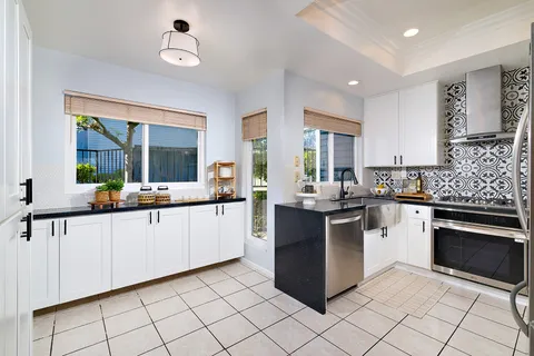 $985,000 | 11037 Caminito Vista Pacifica, San Diego, CA 92131