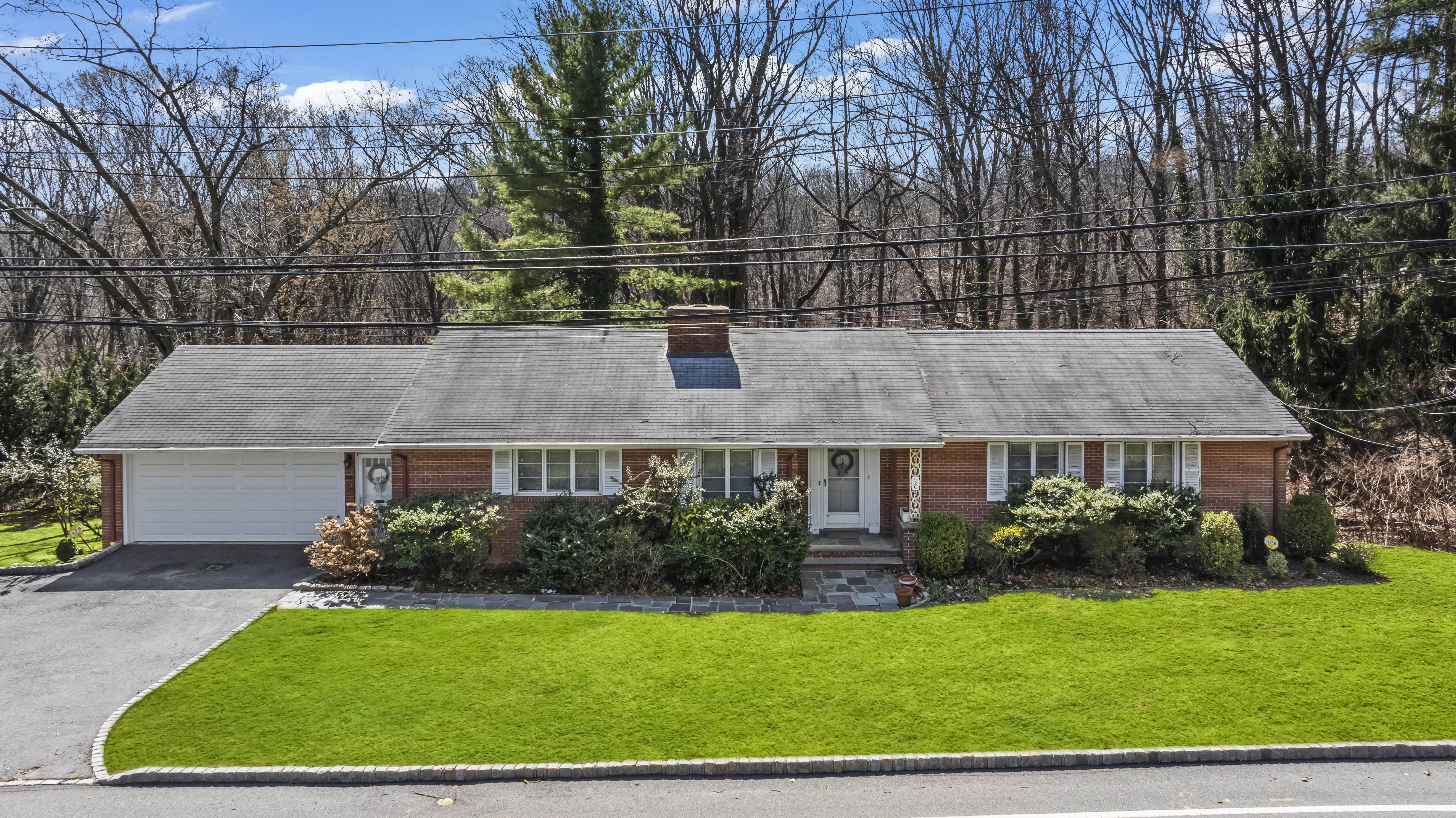420 Ocean Terrace Staten Island, NY 10301 - Photo 3 of 28 a view of a house with a garden