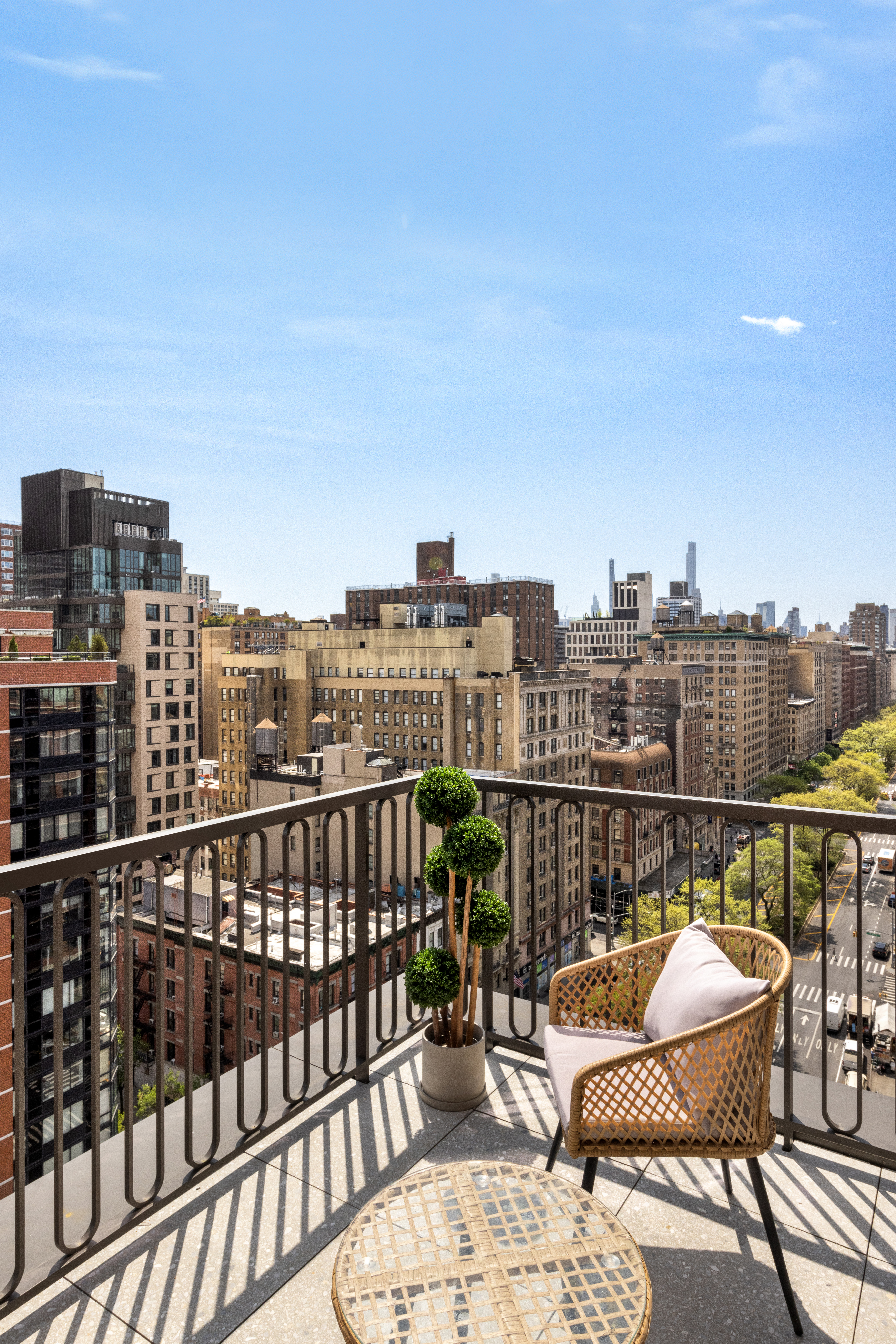 250 West 96th Street, Unit 17D Manhattan, NY 10025 - Photo 5 of 30 a view of a balcony with city view