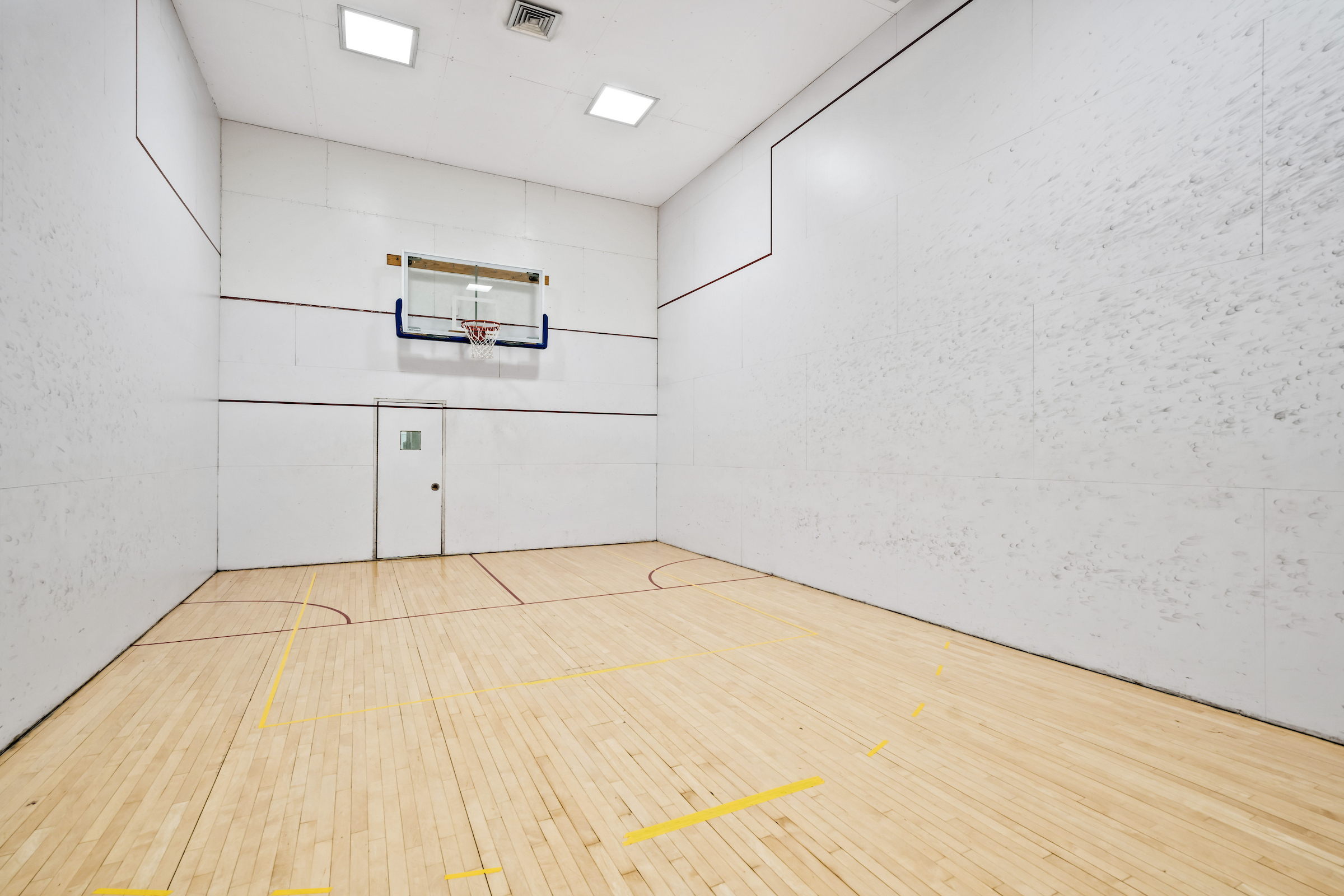 2373 Broadway, Unit 1425 Manhattan, NY 10024 - Photo 10 of 13 a view of empty room with wooden floor