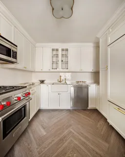$2,100,000 | 420 East 72nd Street, Unit 12J | Lenox Hill