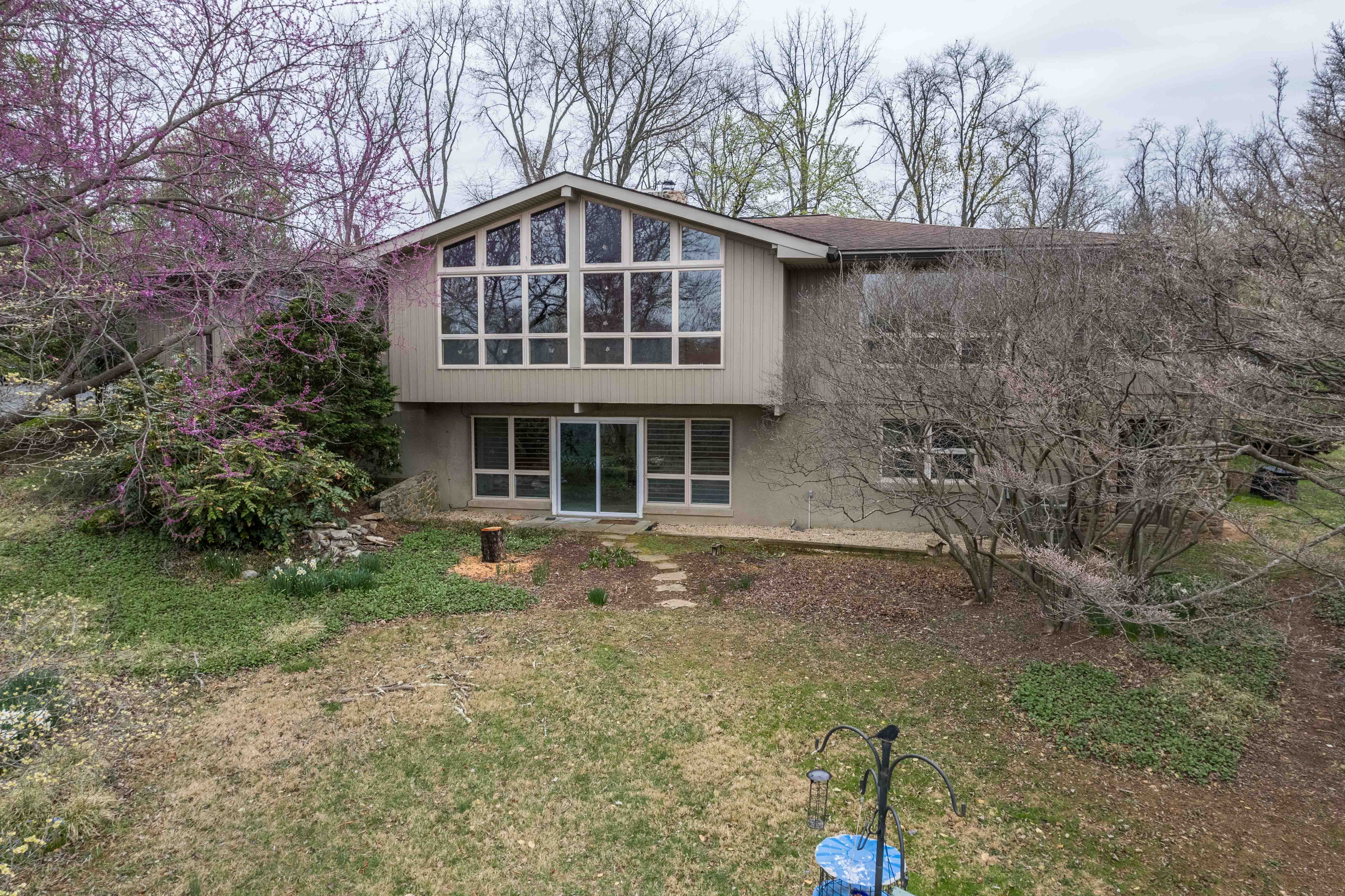 21730 Peach Tree Road Dickerson, MD 20842 - Photo 10 of 11 a front view of a house with a garden