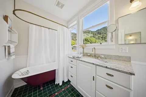$3,680,000 | 40 Laurel Avenue, Stinson Beach, CA 94970