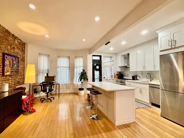 $4,000 | 848 Macon Street, Unit PARLOR | Bedford-Stuyvesant