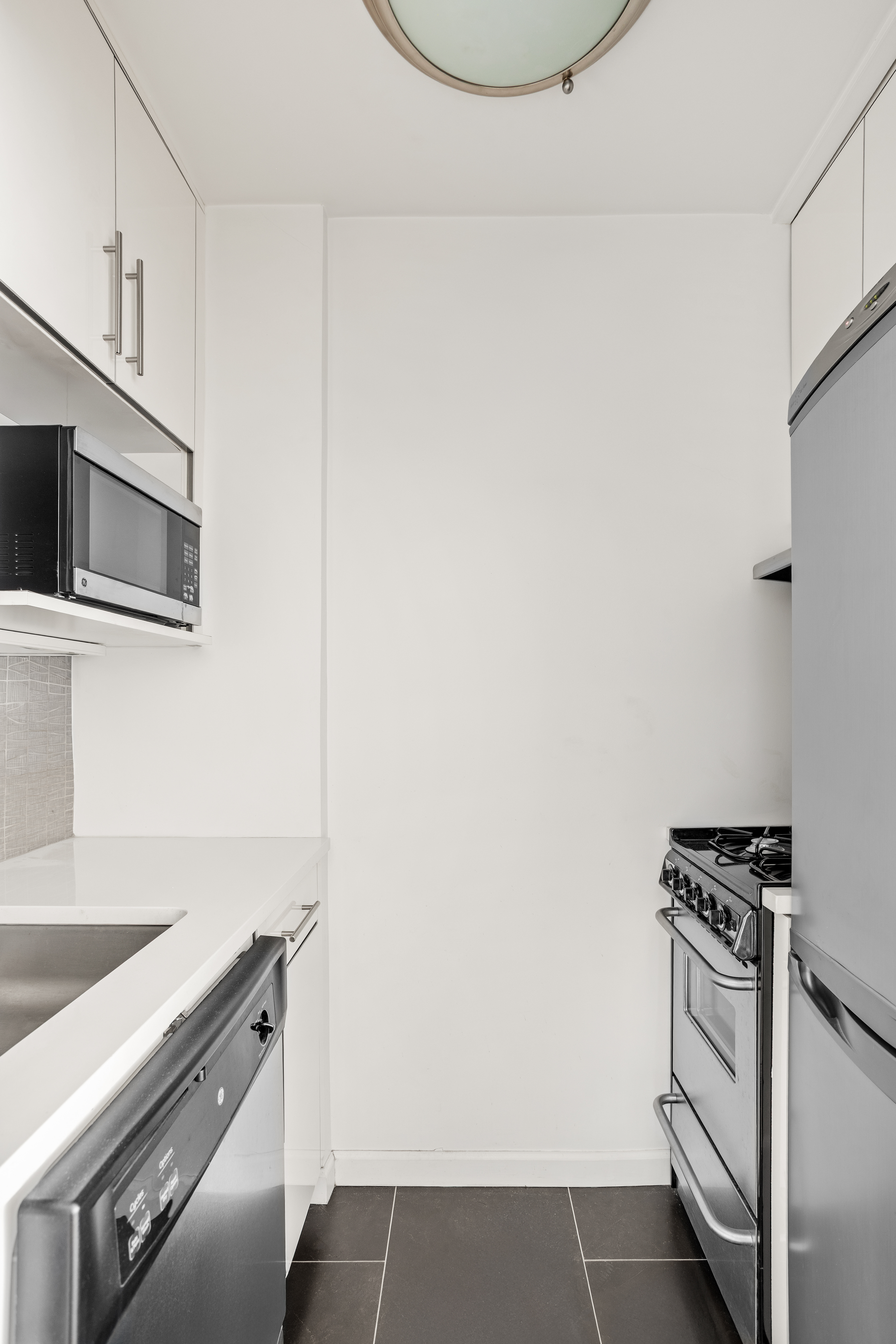 240 East 76th Street, Unit 4U Manhattan, NY 10021 - Photo 5 of 6