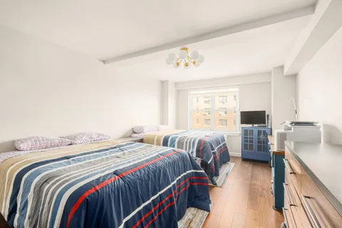 $1,175,000 | 142 East 16th Street, Unit 17E | Gramercy
