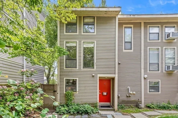 $5,400 | 18 Bay Street, Unit 4, Cambridge, MA 02139