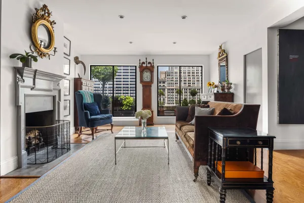 $9,250 | 32 West 40th Street, Unit PHD | Bryant Park