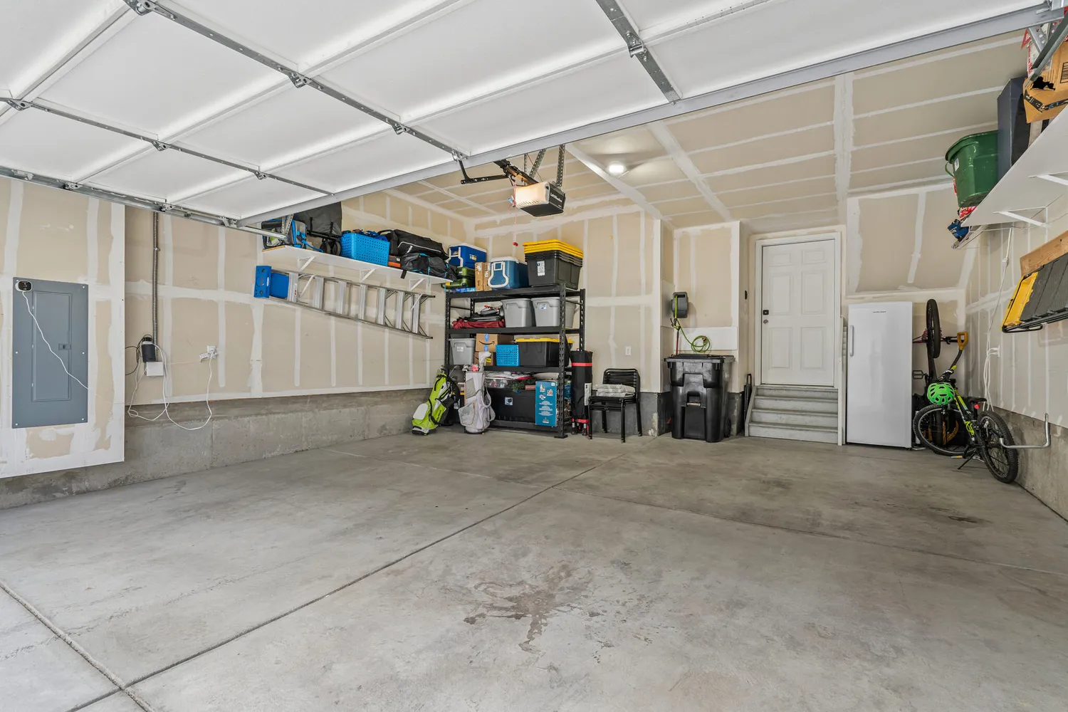 a view of a garage