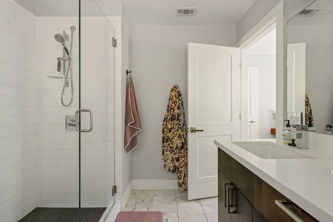 2812 Oak Springs Drive, Unit 2 Austin, TX 78702 - Photo 23 of 40