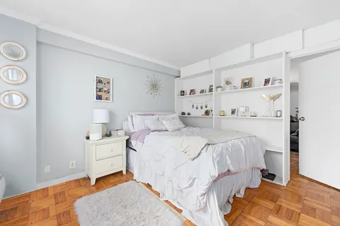 $769,000 | 333 East 34th Street, Unit 7H | Murray Hill