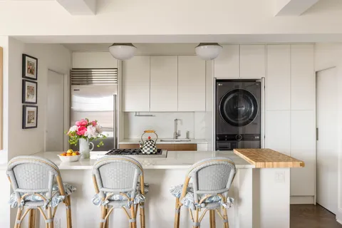 $1,925,000 | 200 East 16th Street, Unit 14C | Gramercy