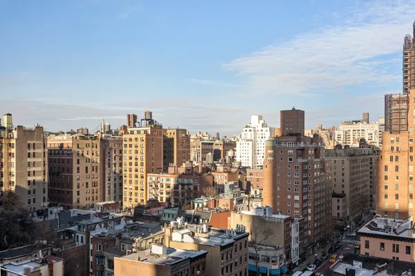 $995,000 | 150 East 61st Street, Unit 16D | Lenox Hill