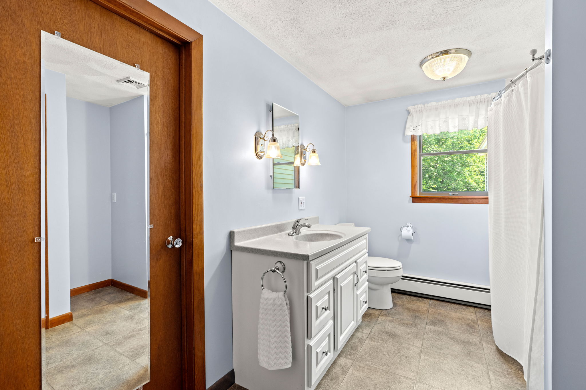 26 School Street Byfield, MA 01922 - Photo 11 of 32