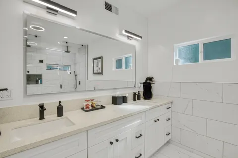 $1,399,000 | 4110 Vanetta Place, Studio City, CA 91604