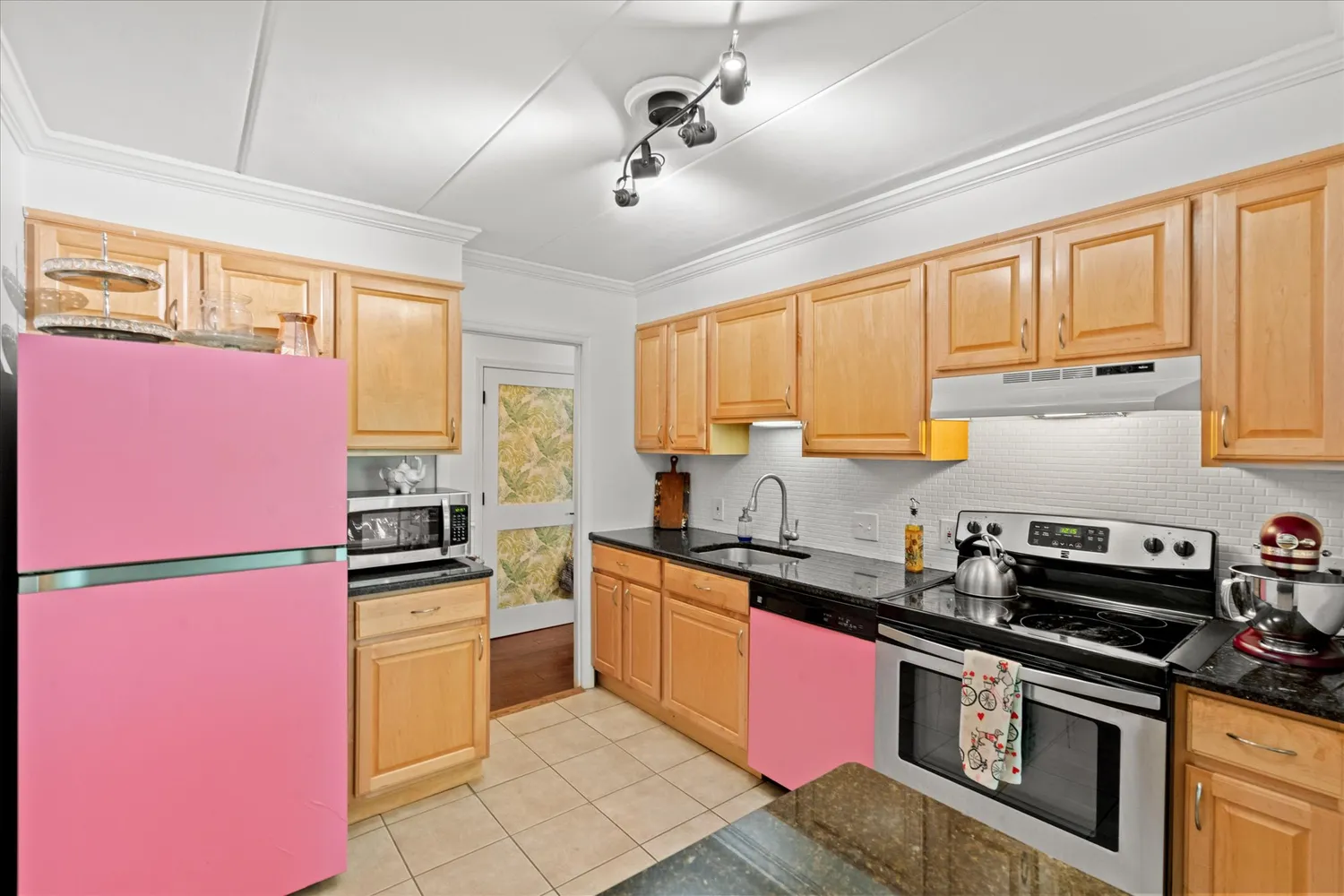 $349,000 | 132 Roberts Lane, Unit 303, Alexandria, VA 22314