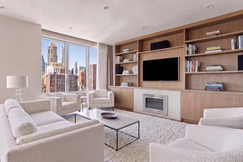 $6,895,000 | 255 East 74th Street, Unit 25A | Lenox Hill