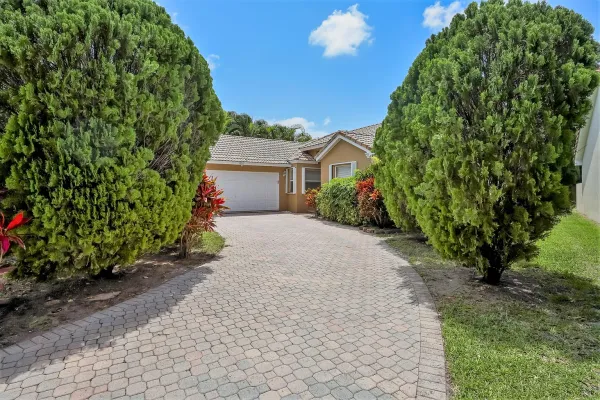 $519,000 | Majestic Pine Court, Delray Beach, FL 33484