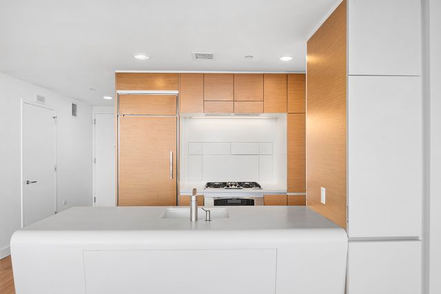 $1,950,000 | 2 River Terrace, Unit PH31F | Battery Park City