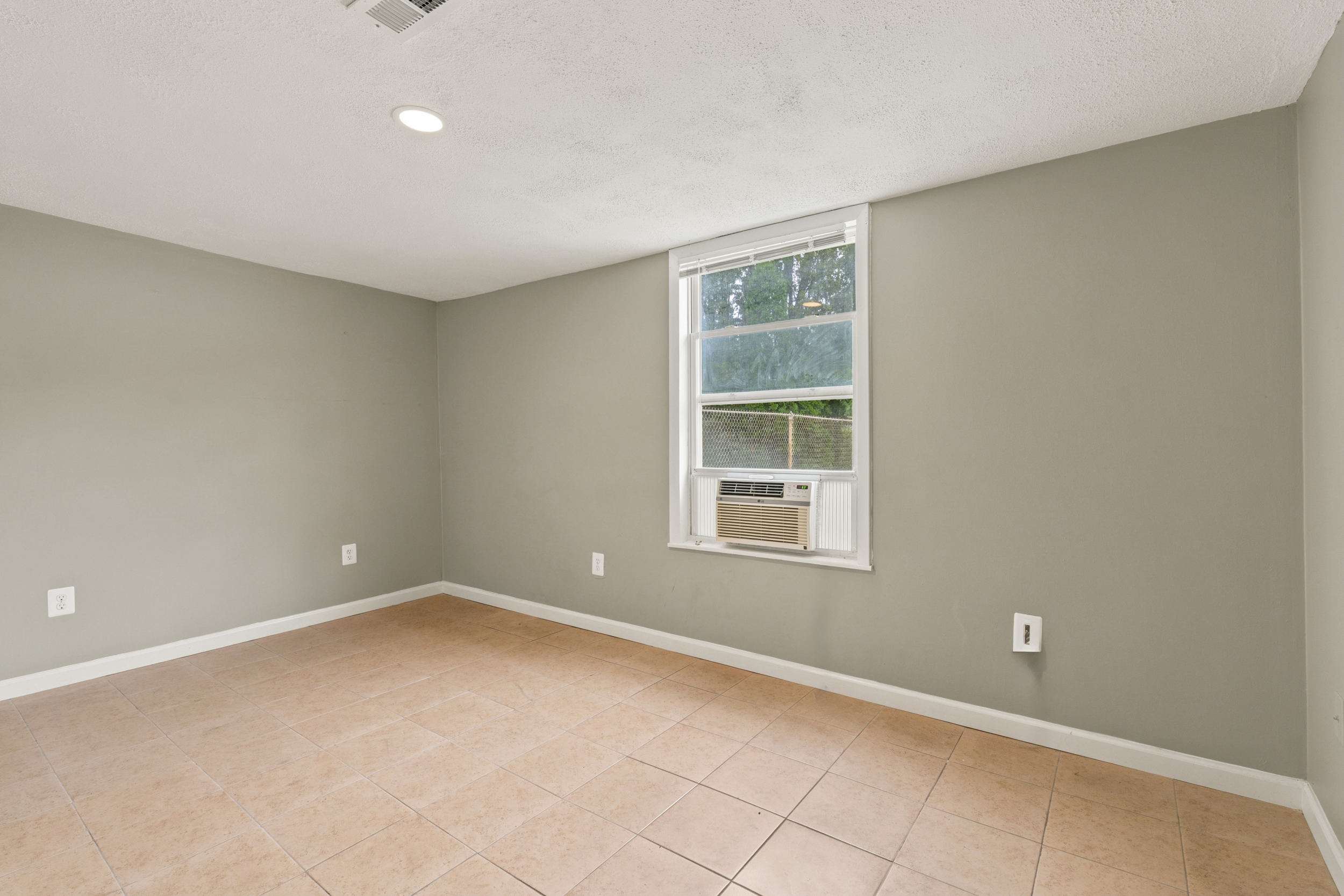 1132 Security Road Hagerstown, MD 21742 - Photo 23 of 33