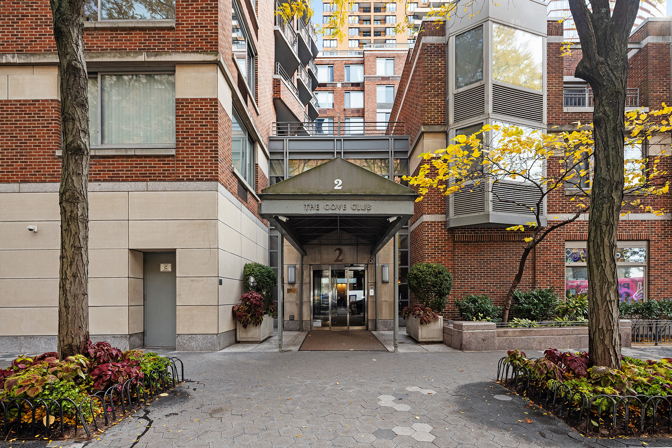 2 South End Avenue, Unit 7B Manhattan, NY 10280 - Photo 11 of 17 a view of a building with sitting area