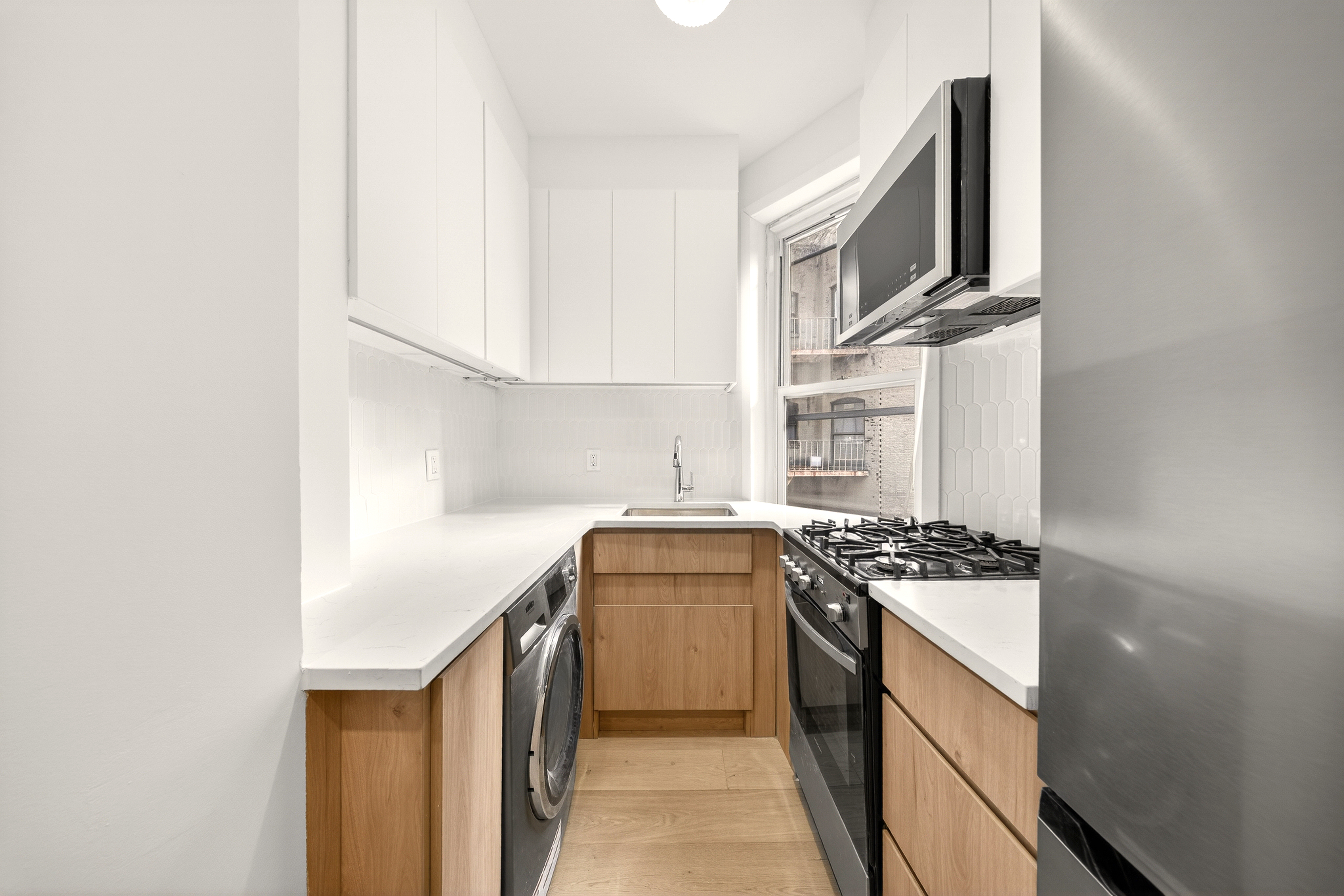 120 East 83rd Street, Unit 4B Manhattan, NY 10028 - Photo 2 of 8