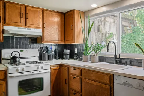 $380,000 | 142 Carpenter Street, Philadelphia, PA 19147