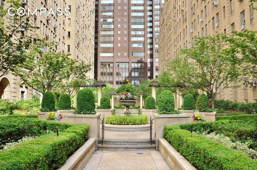 353 West 56th Street, Unit 11E Manhattan, NY 10019 - Photo 9 of 10