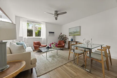 $535,000 | 651 Vanderbilt Street, Unit 1T | Windsor Terrace