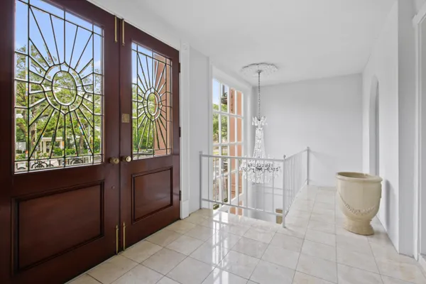 $225,000 | 3000 St Charles Avenue, New Orleans, LA 70115