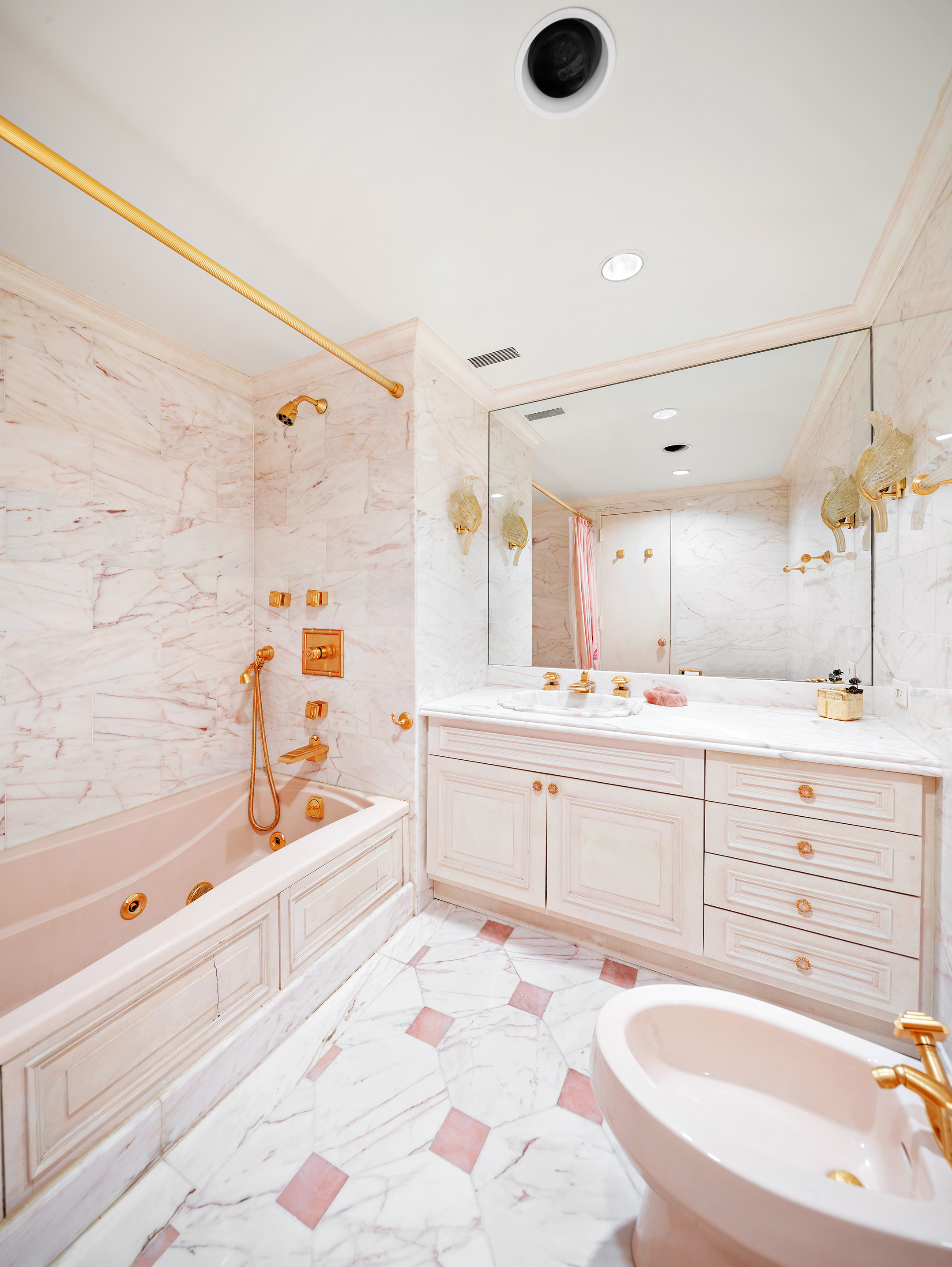 721 5th Avenue, Unit 63D Manhattan, NY 10022 - Photo 8 of 11