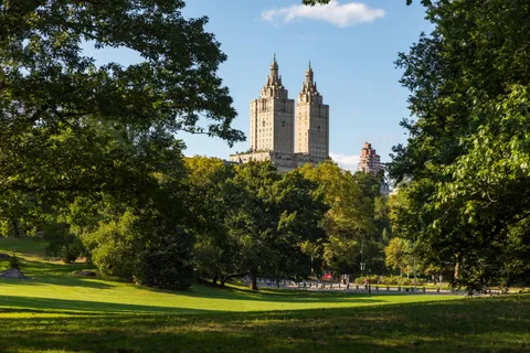 $6,500,000 | 145-146 Central Park West, Unit 5G | Upper West Side