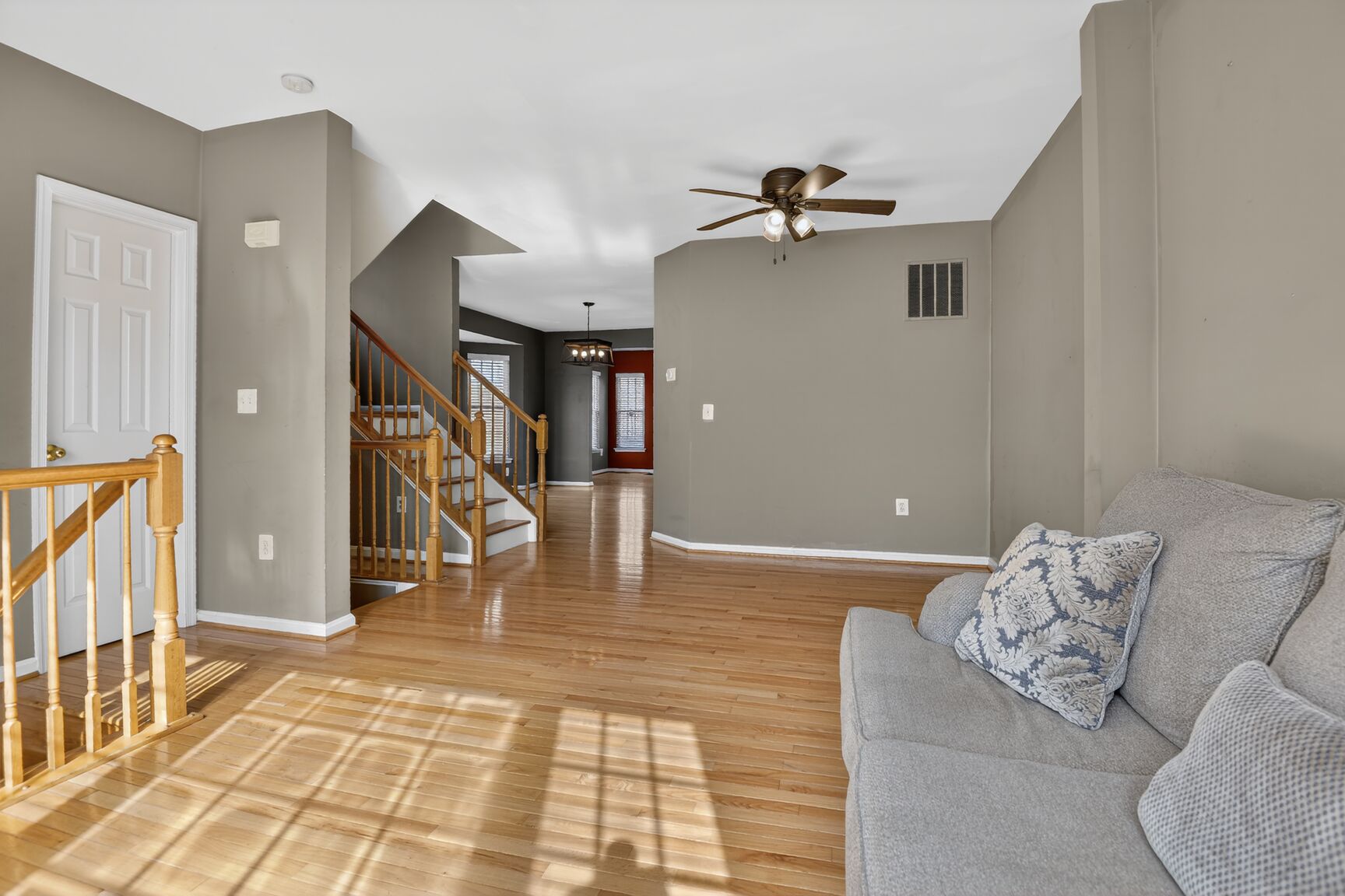 9820 Cheshire Ridge Circle Manassas, VA 20110 - Photo 2 of 25