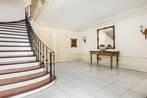 $18,000,000 | 21 East 81st Street | Upper East Side
