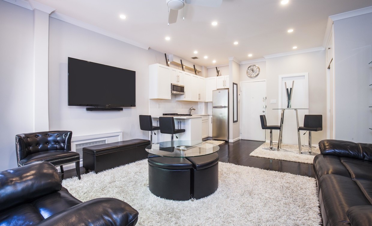 267 West 71st Street, Unit 3R Manhattan, NY 10023 - Photo 3 of 5