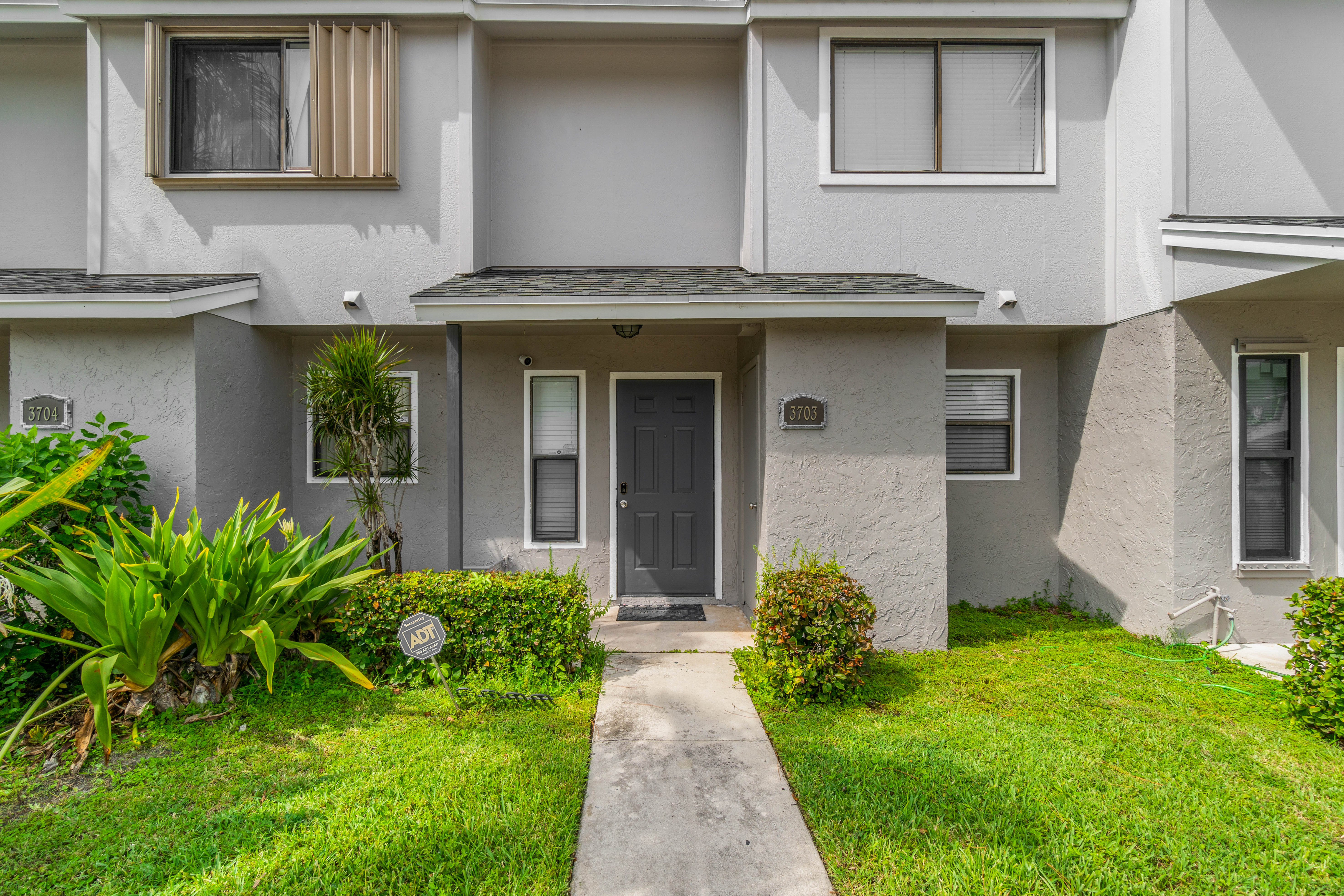 3703 Inlet Circle Greenacres, FL 33463 - Photo 4 of 27