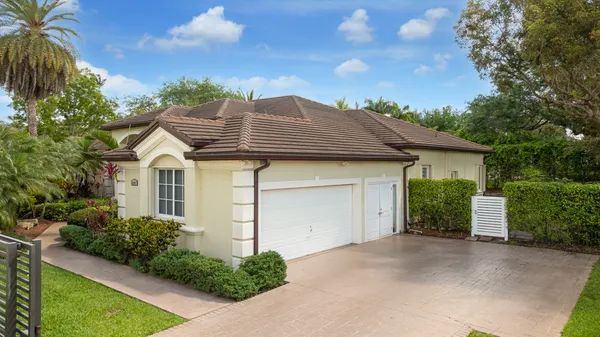 $1,735,000 | 14831 Southwest 95th Court, Miami, FL 33176