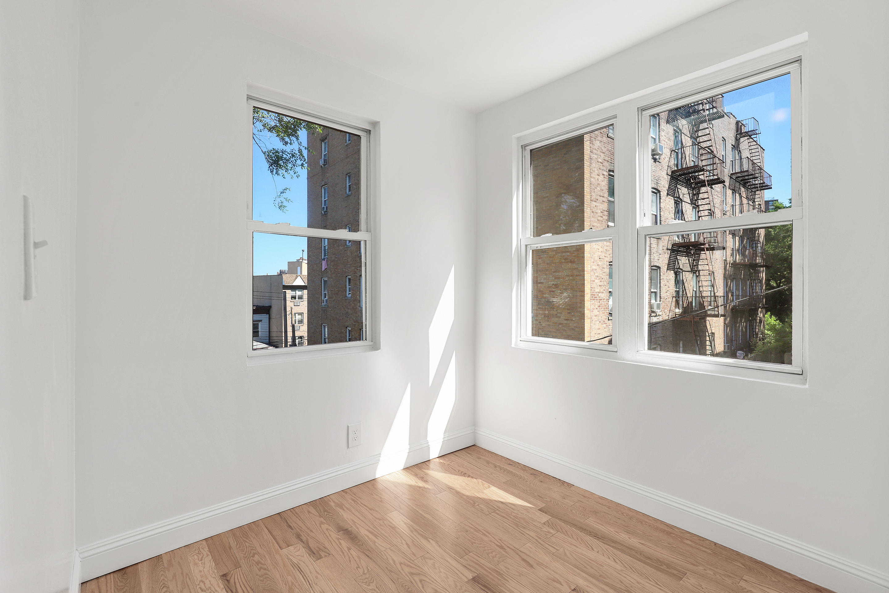 156 Summit Place Bronx, NY 10463 - Photo 7 of 38