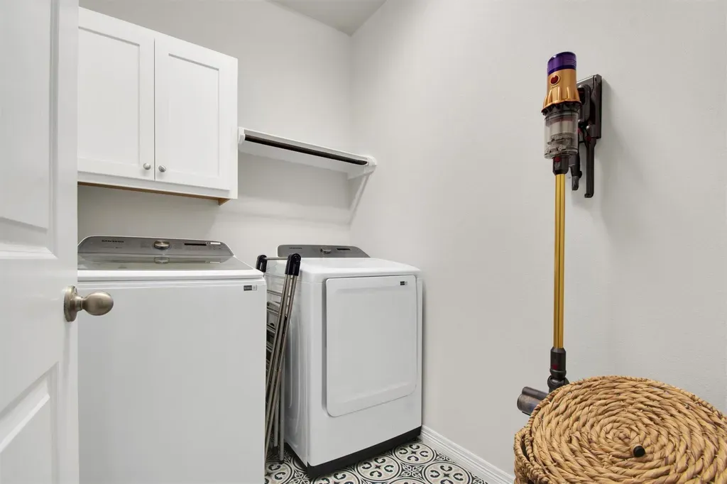 $2,800 | 104 Pin Cherry Pass, San Marcos, TX 78666