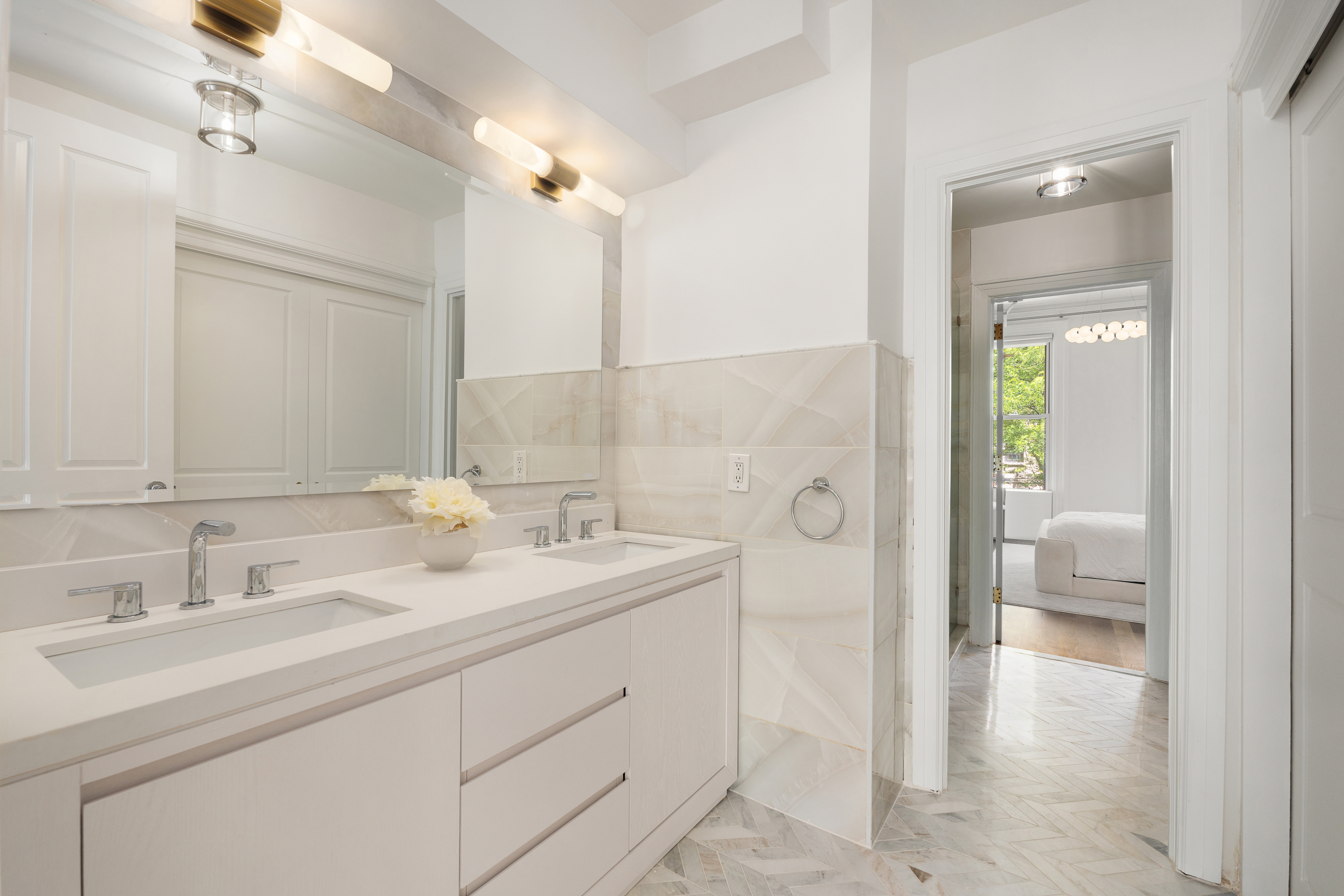 209 East 61st Street Manhattan, NY 10065 - Photo 7 of 26