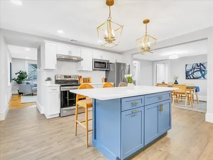 Contact Agent | 42 School Street, Unit B, Salem, MA 01970