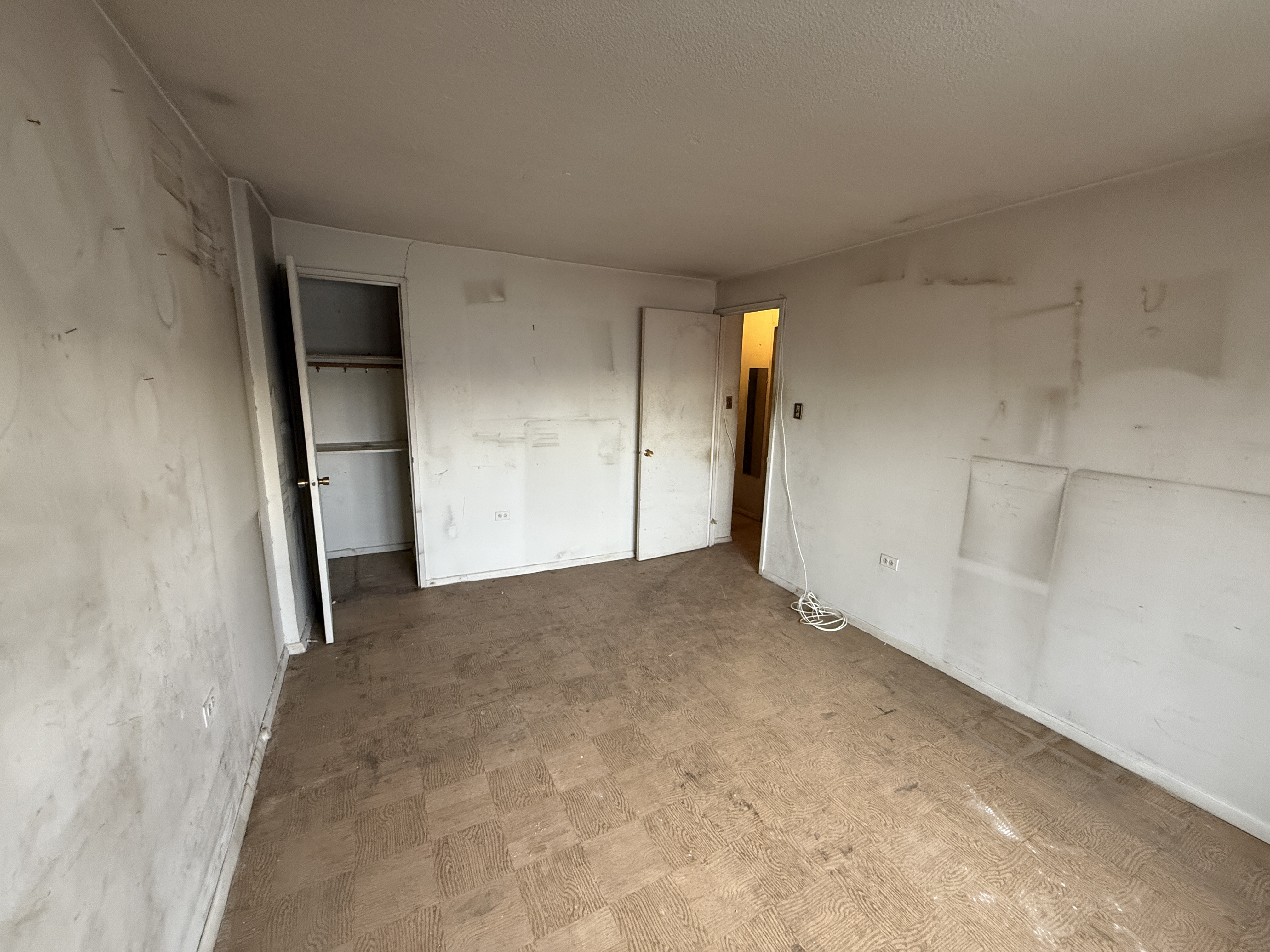 609 Columbus Avenue, Unit 14F Manhattan, NY 10024 - Photo 4 of 6 a view of empty room