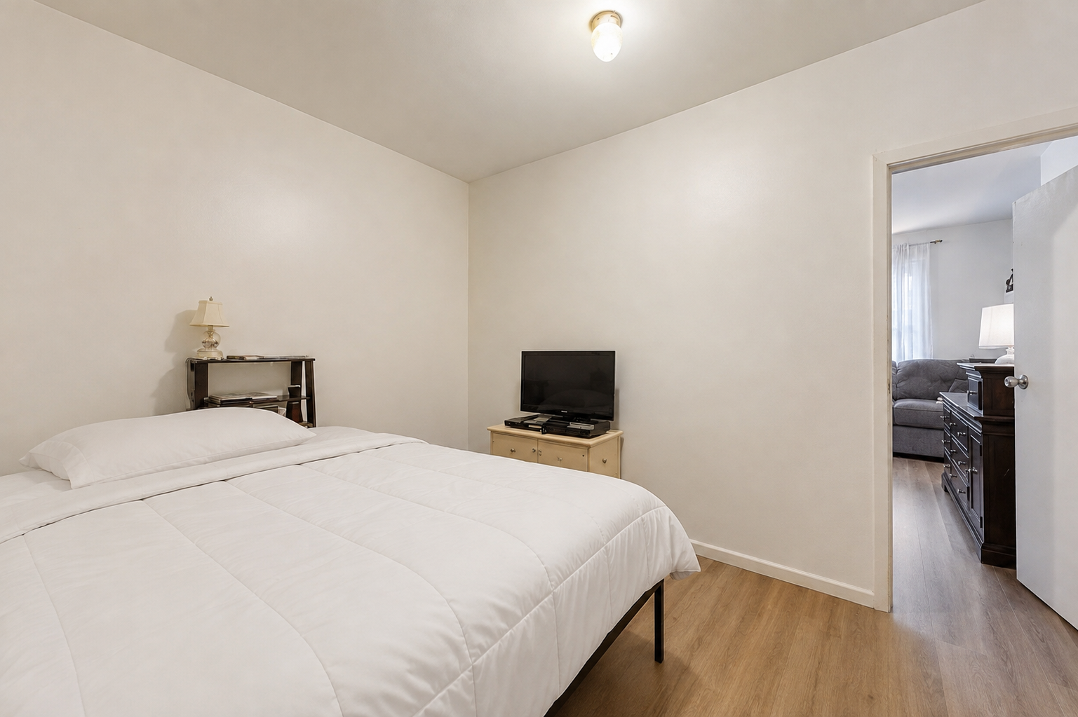58-40 Catalpa Avenue Queens, NY 11385 - Photo 19 of 28 Gallery Image 19