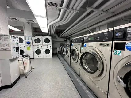 a view of utility room