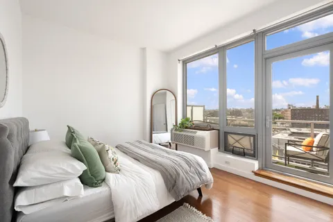 $1,295,000 | 5-49 Borden Avenue, Unit 8G | Long Island City