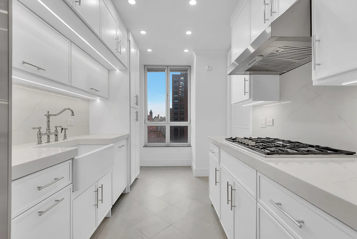 351 East 51st Street, Unit PH5C Manhattan, NY 10022 - Photo 3 of 14