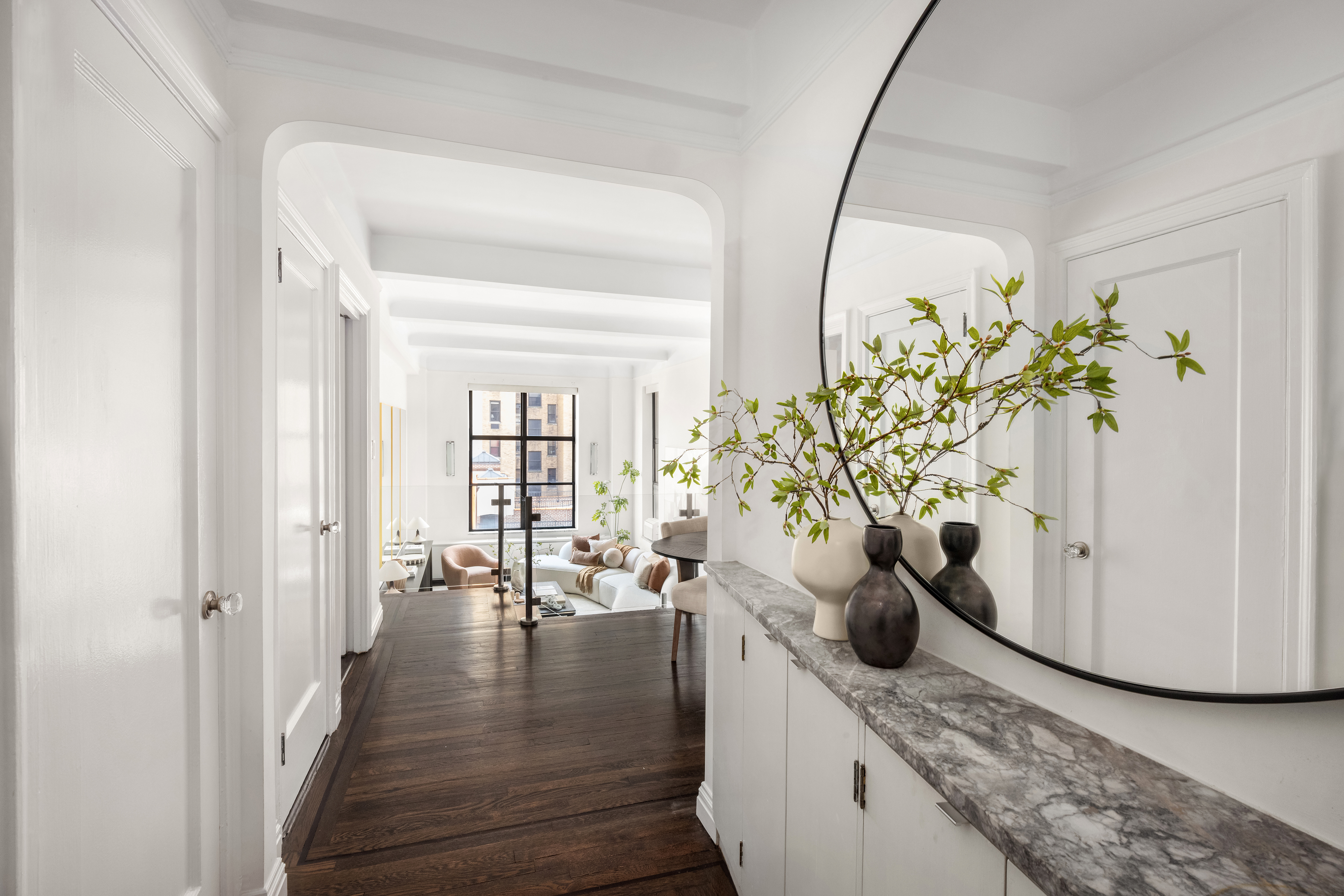 49 East 96th Street, Unit 9B Manhattan, NY 10128 - Photo 9 of 15 a view of living room