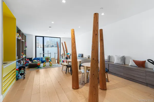 $875,000 | 37-14 34th Street, Unit N3E | Long Island City